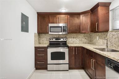 Main picture of 411 SW 37th Ave