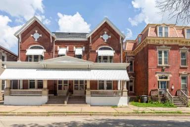 Main picture of 1658 Iowa St