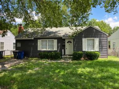 Main picture of 1055 N New Haven Ave