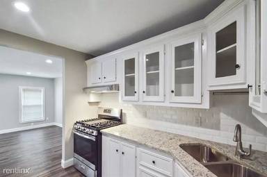 Main picture of 4351 Valentine St
