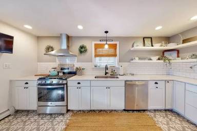 Main picture of 129 Strandway
