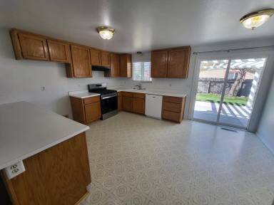 Main picture of 2166 Carriage Crest Dr