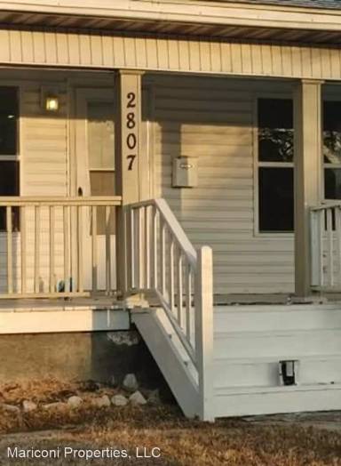 Main picture of 2807 Iowa St