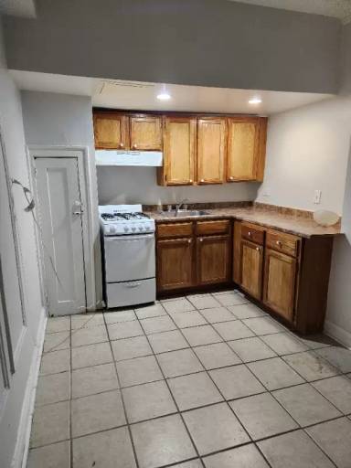 Main picture of 2322 N Commonwealth Ave