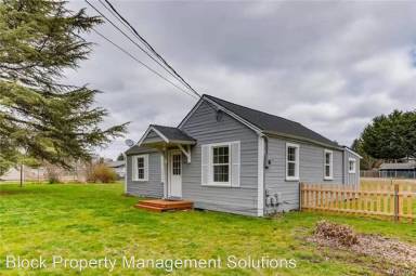 Main picture of 6927 52nd Ave W