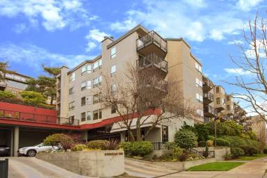 Main picture of 410 W Roy St