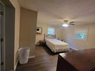 Main picture of 2404 Edison St