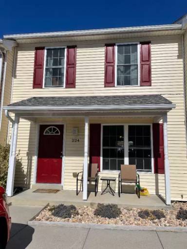 Main picture of 224 Commerce Dr