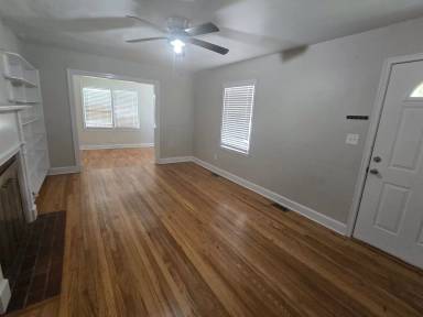 Main picture of 2705 Pecan Dr