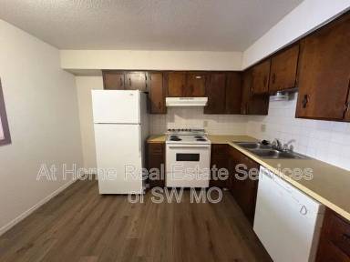 Main picture of Country Court Apartments