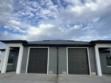 Main picture of 4214 Santa Barbara Blvd