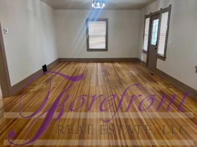 Main picture of 343 W 11th St