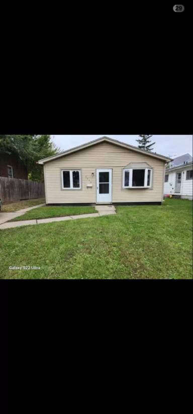 Main picture of 8619 Republic Ave