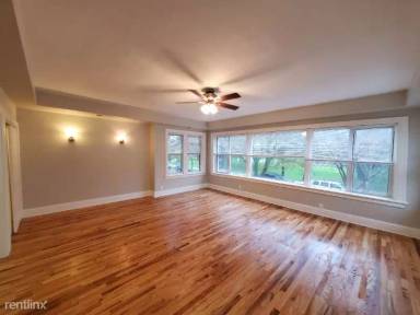Main picture of 1514 S Albany Ave