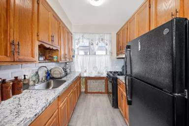 Main picture of 1612 Brooklyn Ave