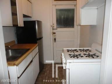 Main picture of 512-20 W Cornelia Ave