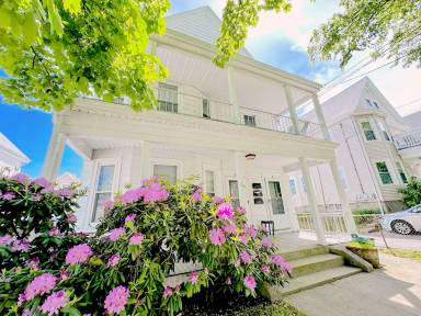 Main picture of 155 Spruce St