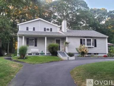 Main picture of 192 Hayden Ave