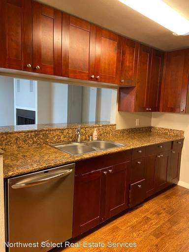 Main picture of 550 102nd Ave SE