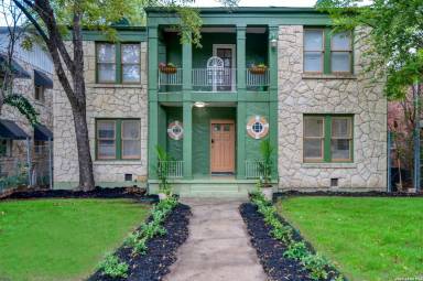 Main picture of 309 E Lullwood Ave