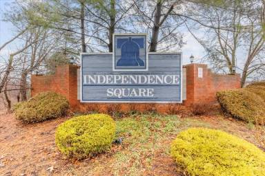 Main picture of 6302 Patrick Henry Dr