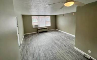 Main picture of 4817 N Knoxville Ave