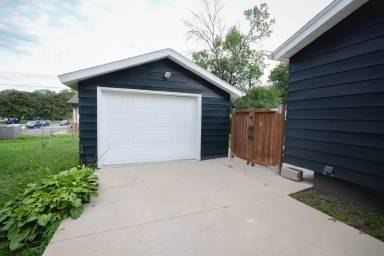 Main picture of 2829 17th Ave NW