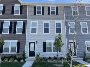 Main picture of 203 Presidents Pointe Ave
