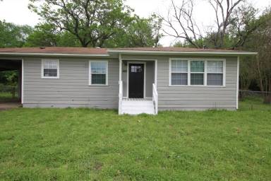 Main picture of 410 N Birch St