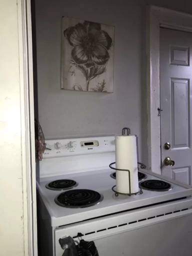 Main picture of 1574 Indianola Ave