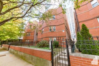 Main picture of 925 W Lawrence Ave