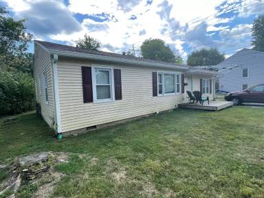 Main picture of 2404 E 8th St