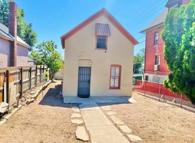 Main picture of 216 N Bradford Ave