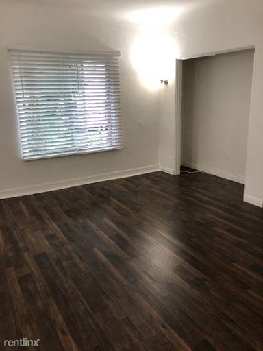 Main picture of 760 N Hoover St