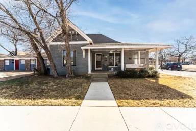 Main picture of 1425 5th Ave