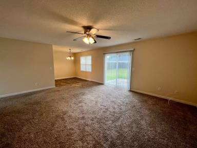 Main picture of 204 Meadowlark Ln
