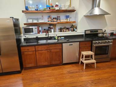 Main picture of 2887 Green St