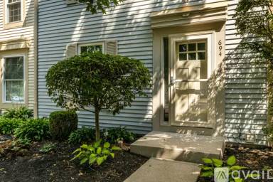 Main picture of 694 Slate Hollow Ct