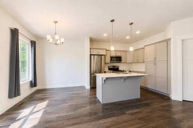 Main picture of 221 W Whitewater Dr