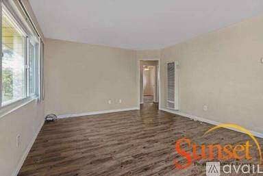 Main picture of 1519 1/2 Missouri St