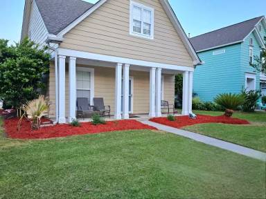 Main picture of 213 Pimpernel St