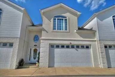 Main picture of 202 Chateau Dr