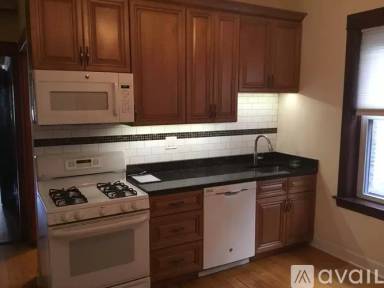 Main picture of 2325 W Iowa St