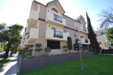 Main picture of 11434 Moorpark St