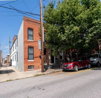 Main picture of 1024 S Bouldin St