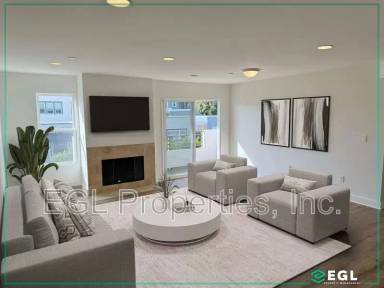 Main picture of 1951 N Beachwood Dr