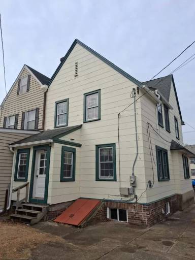 Main picture of 1610 Wilson Ave