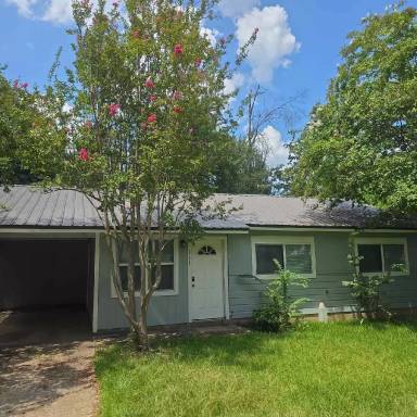 Main picture of 107 E Hilly Ave