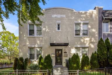 Main picture of 1100 Holbrook Ter NE