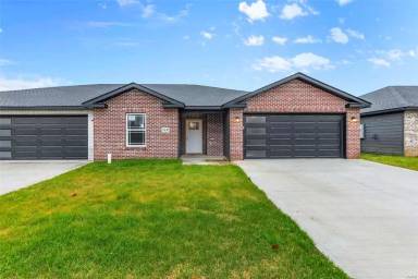 Main picture of 112 Beechwood Ln